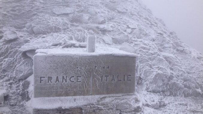 Neve al Colle dell&rsquo;Agnello, chiusa la strada provinciale 251