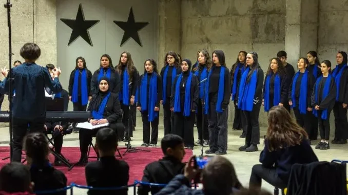 Voci libere, la musica che attraversa i confini: mercoledì 21 appuntamento con il coro Amwaj di Betlemme e Hebron