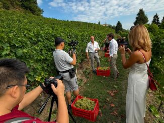 Una troupe cinese ha realizzato un documentario sull'Asti Docg