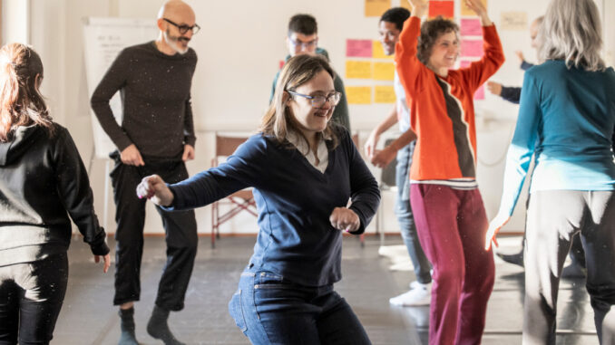 A Bra arriva Flipper, il laboratorio accessibile di teatro e movimento