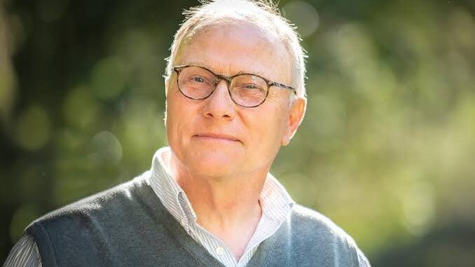 Il Nobel David Card: &laquo;Rivedere gli aiuti ai lavoratori poveri&raquo;