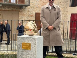 Cerretto / L'oro d'alta Langa firmato Job Smeets, dedicato a Maria Franca Fissolo, moglie di Michele Ferrero