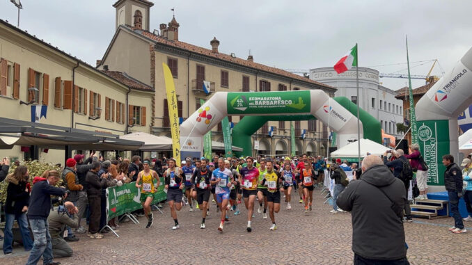 Alba: &egrave; partita l'Ecomaratona del Barbaresco da piazza Miroglio