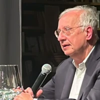 Comunità, democrazia e disaffezione: l’incontro con Walter Veltroni alla Fondazione Mirafiori 1