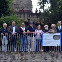 Da sinistra: Giulio Abbate, Alessandro Pelisseri, Massimo Antoniotti, Marco Grasso, Ezio Porro, Paola Ferrero, Nicola Ernè, Piera Arata (presidente club di Alba), Luigi Gentile rotary alba parco borgomale