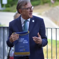 Luigi Gentile, governatore del distretto 2032 Rotary international Luigi Gentile, governatore del distretto 2032 Rotary international