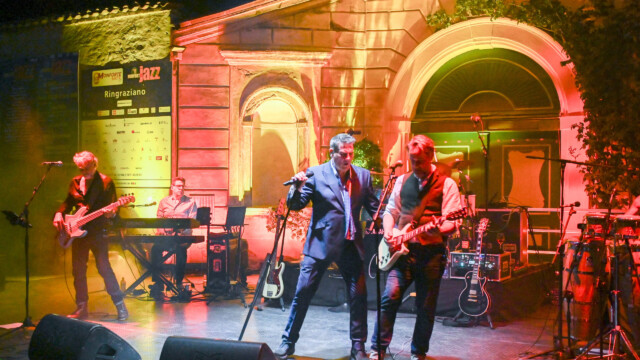 Tony Hadley 19