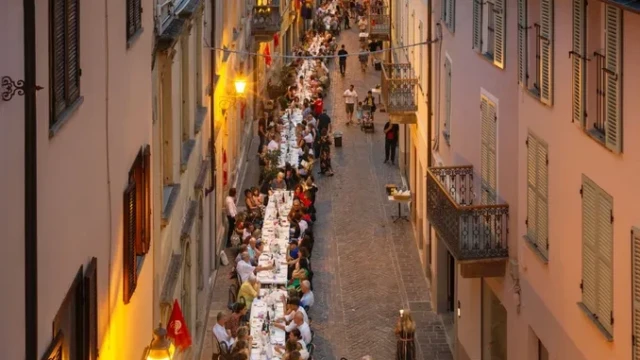 Bra / La festa per i 40 anni di fondazione di Slow food 1