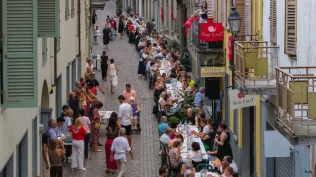 Bra / La festa per i 40 anni di fondazione di Slow food 2