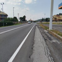 Il tratto di strada provinciale 661 tra Sanfrè e Bra interessato dalla posa della nuova segnaletica orizzontale e verticale Sulla provinciale 661 tra Sanfrè e Bra nuova segnaletica per aumentare la sicurezza 1