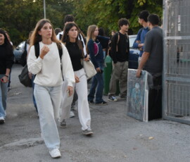 Prima campanella anche ad Alba, che quest'anno riparte con tre istituti comprensivi [foto] 1