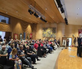 Ad Alba &egrave; tempo di Fiera: svelato il drappo del Palio di Riccardo Cordero [foto e video] 3