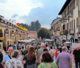 Bra's: l'Ala stellata e i padiglioni sono aperti, inizia la festa popolare 1