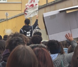 &laquo;Scendi gi&ugrave;: manifesta pure tu!&raquo;: giovani, lavoratori, genitori e collettivi in corteo anche ad Alba [foto e video]