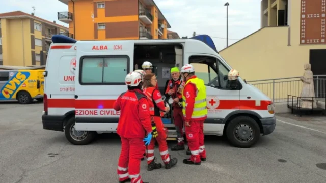 A Bra la Protezione civile si è esercitata con l'evacuazione di una scuola in caso di terremoto 5